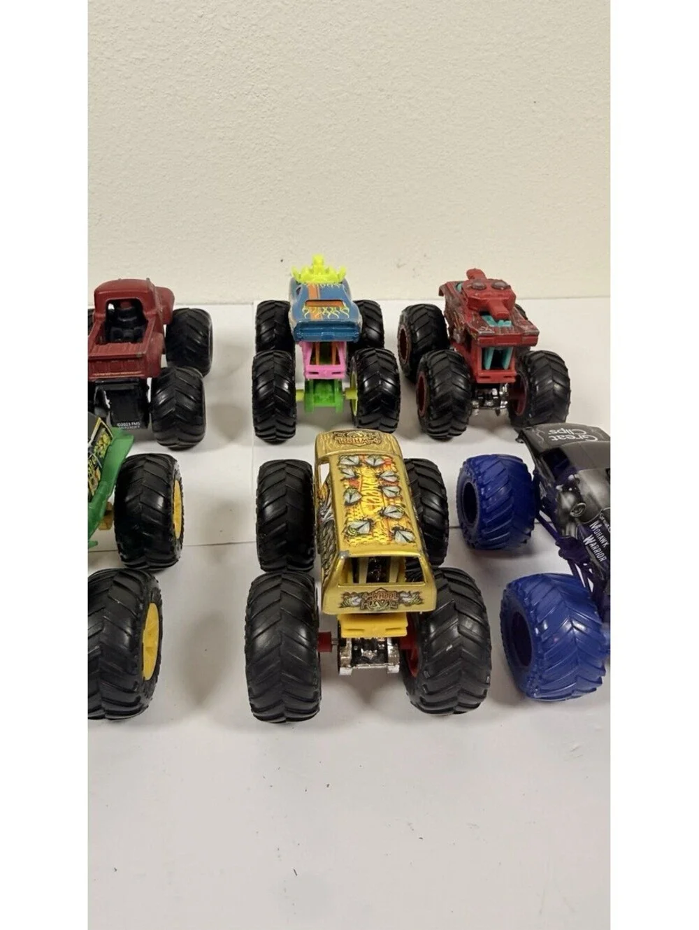 Monster Jam  Monster Trucks Lot of 8 (Scale 1:64)